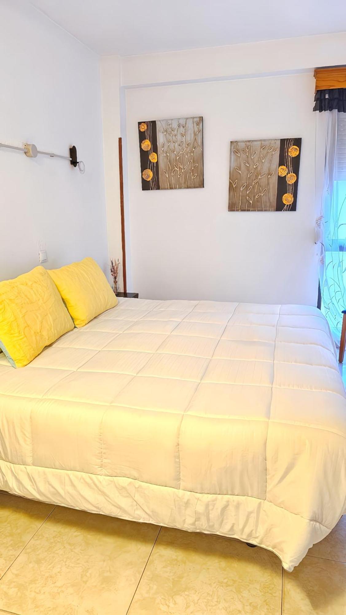 Hostal La Rosa Caceres Luaran gambar